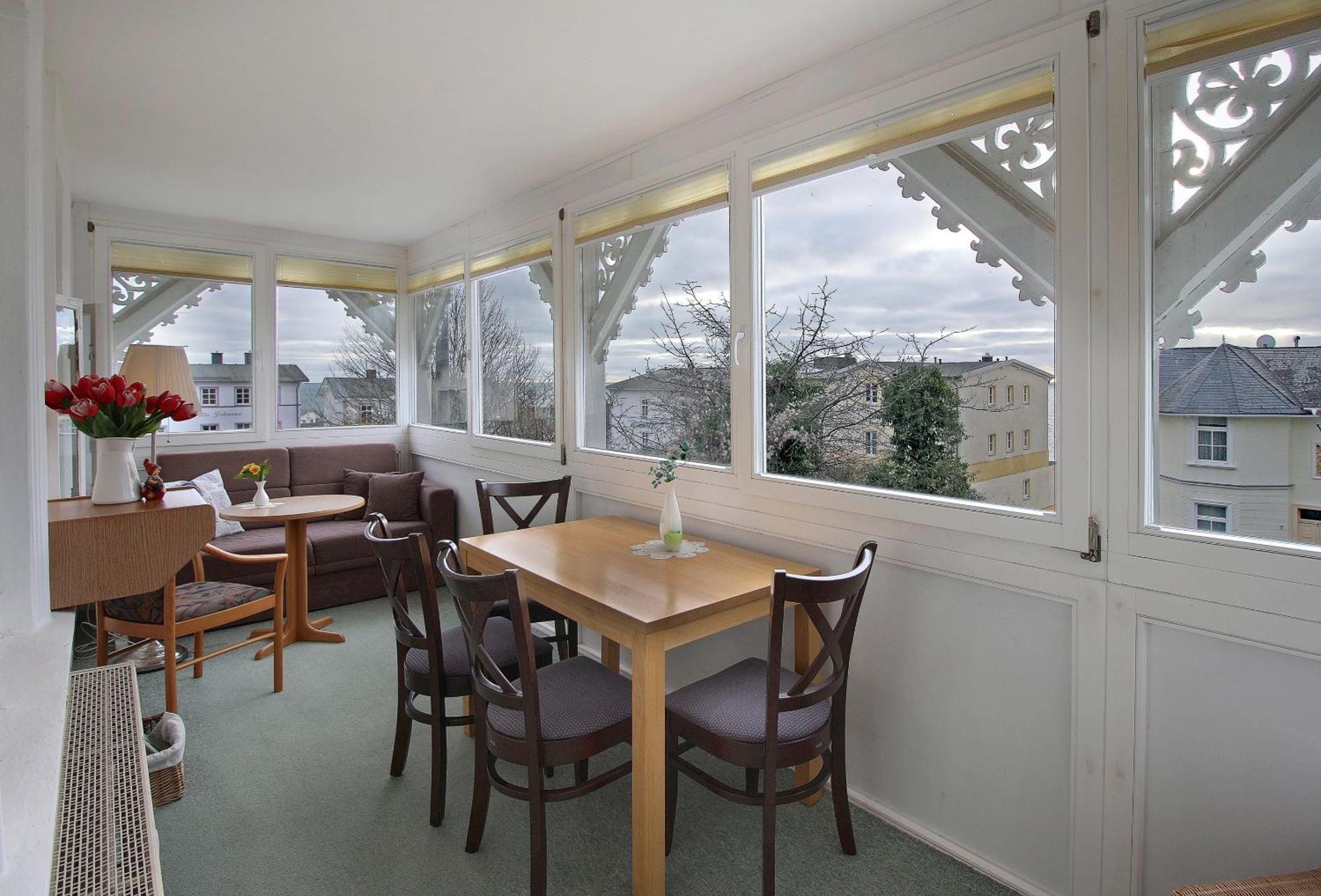 Villa Ostseelilie - Appartements Mit Balkon Und Meerblick ซาสนิทซ์ ห้อง รูปภาพ